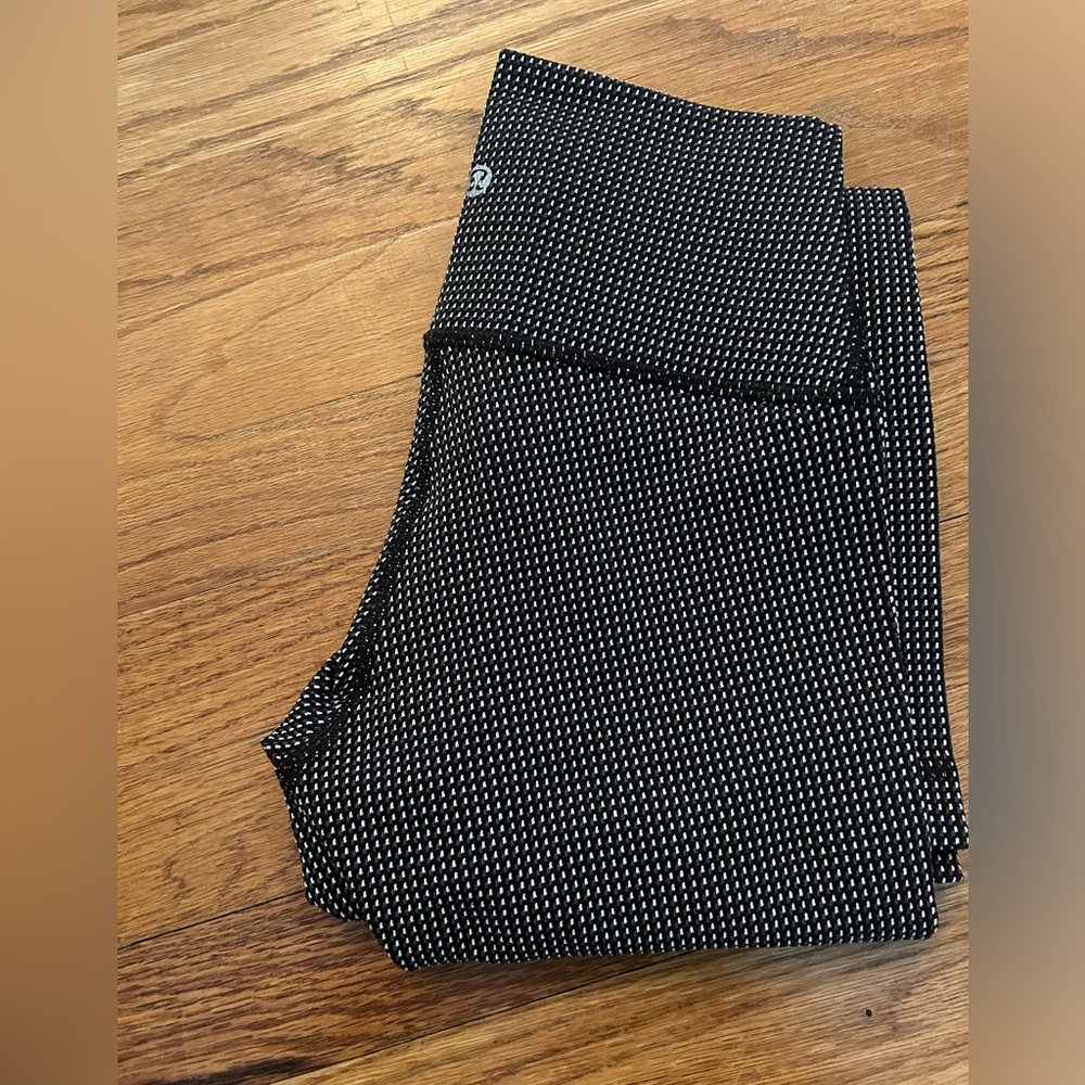 Lululemon WU Sz 4 Legging